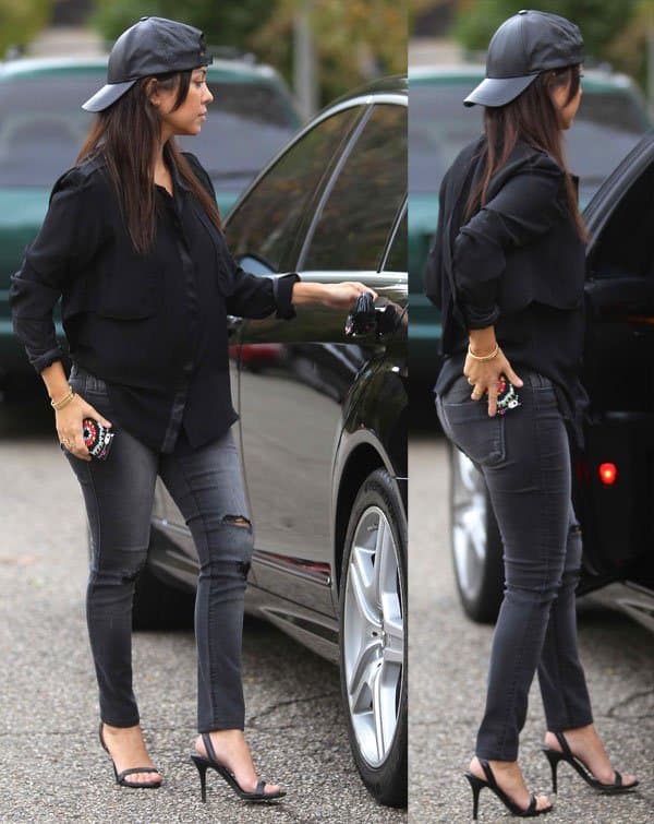 Kourtney Kardashian flaunts her legs in Black Orchid Black Jewel jeggings in Black Rock