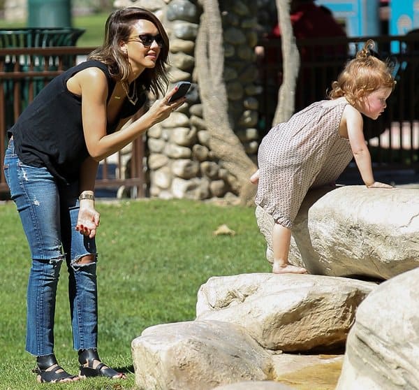 Jessica Alba with her daughter at a local park in Los Angeles