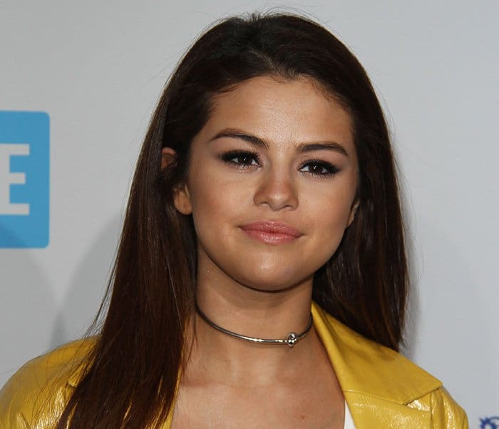 Selena Gomez wears a silver knot Jennifer Fisher choker at the WE Day California
